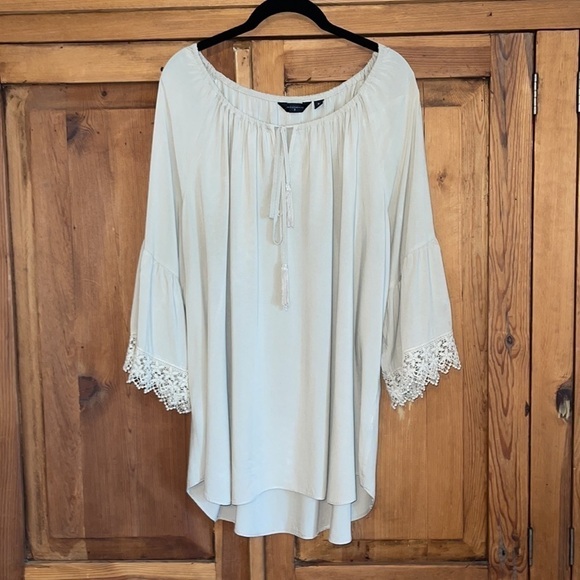 Investments Plus Neutral Beige Blouse with embroidery Sz. 2X - Picture 4 of 15